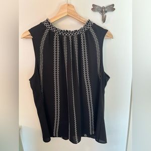 High neck sleeveless blouse